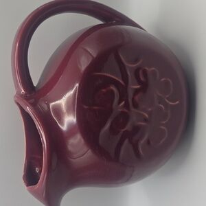 McCoy USA Water Pitcher Burgundy With Ice Lip Cloverleaf Shamrock Handle 7 Wx6 H